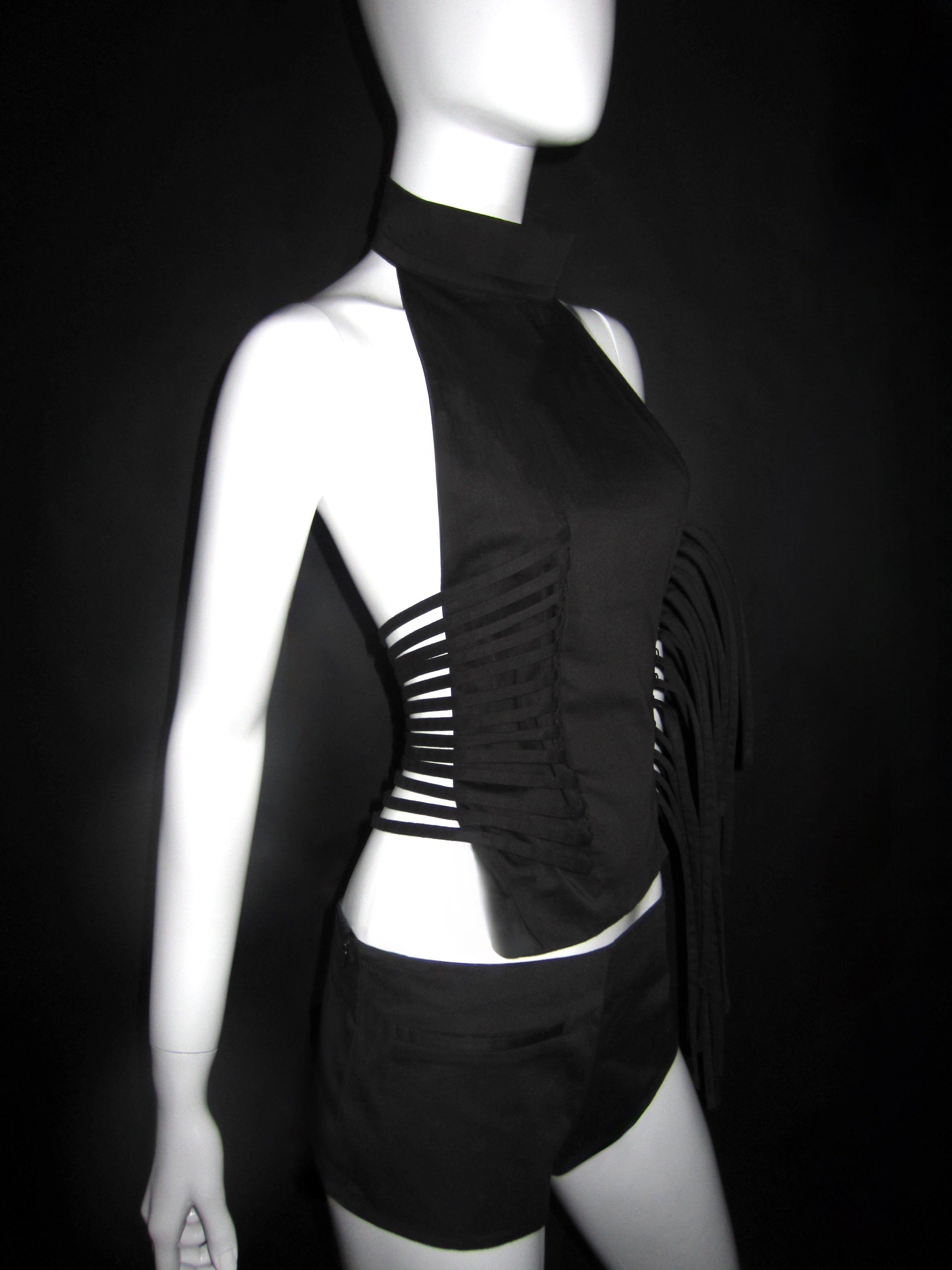 SKIN HALTER TOP