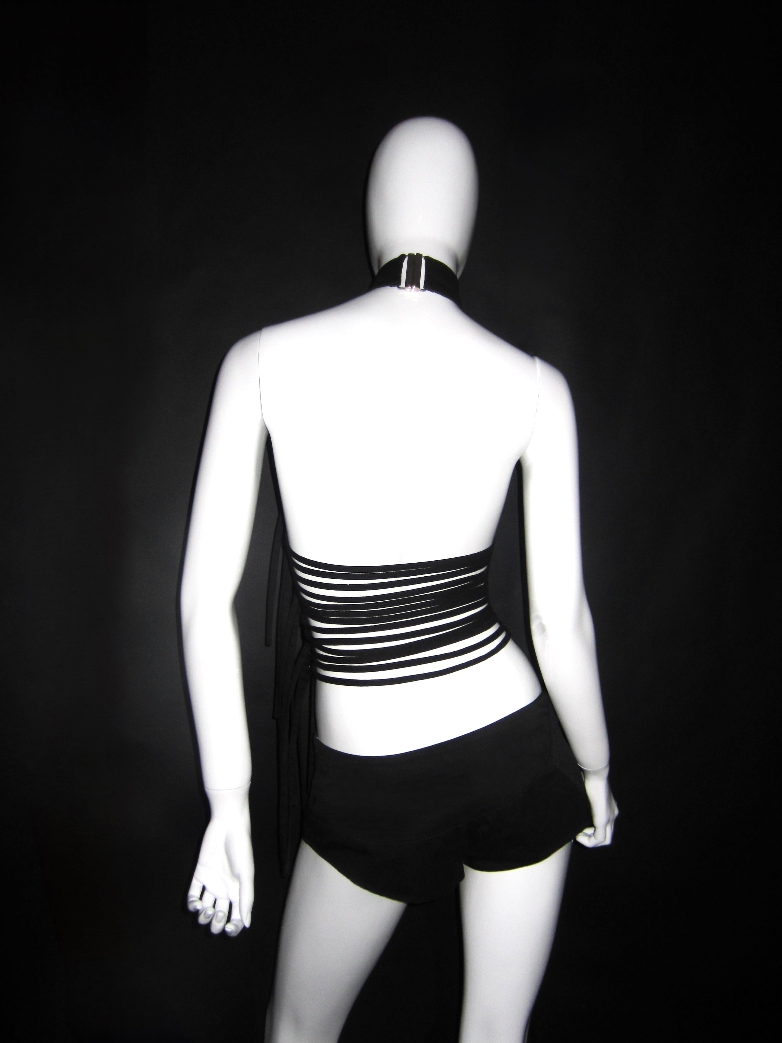 SKIN HALTER TOP