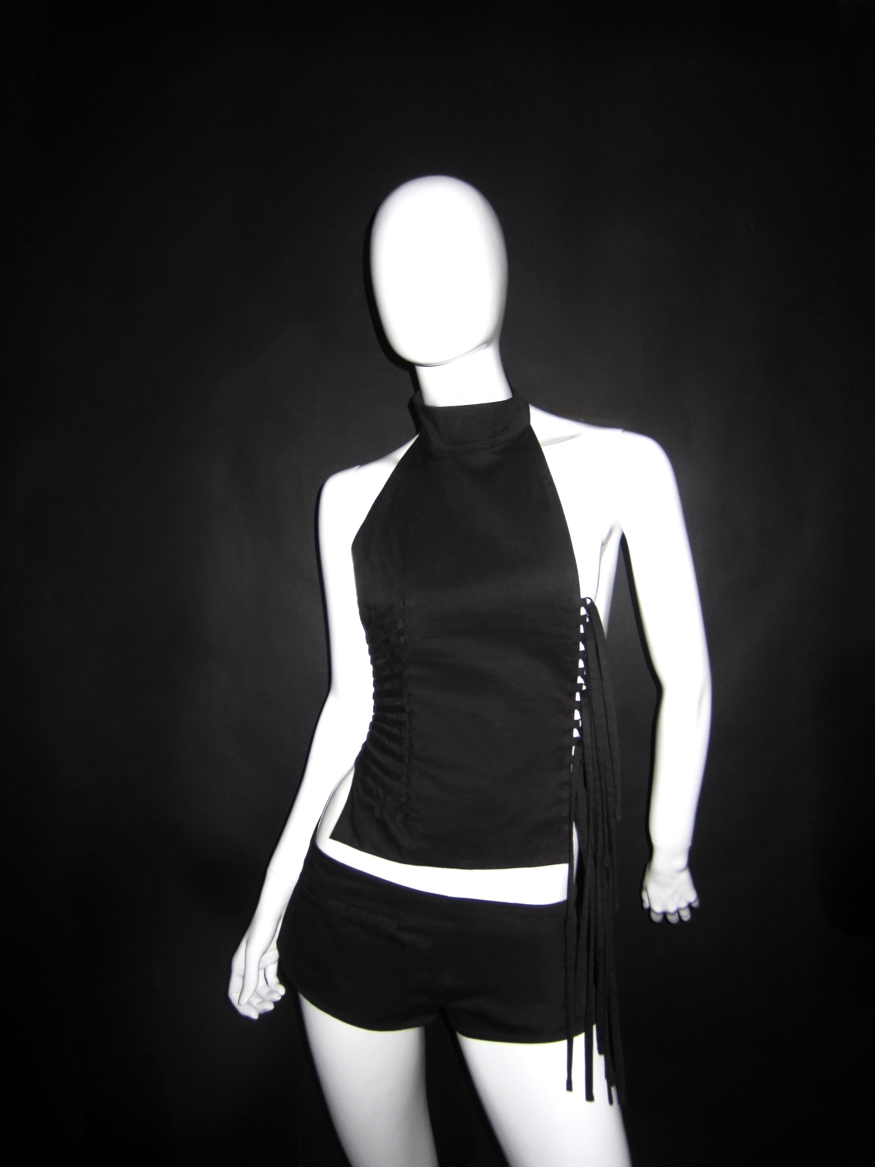 SKIN HALTER TOP